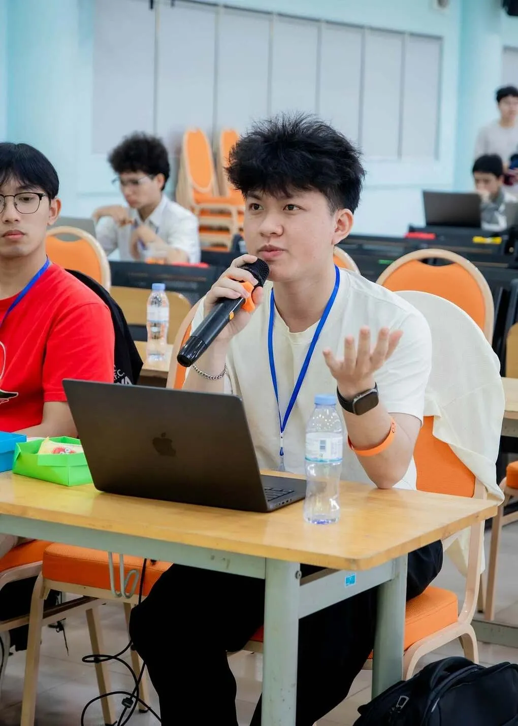 Đào Xuân Quý, chuyên ngành Kỹ thuật phần mềm tại FPTU cơ sở Hà Nội, trong sự kiện của JS Club. Ảnh: Nhân vật cung cấp