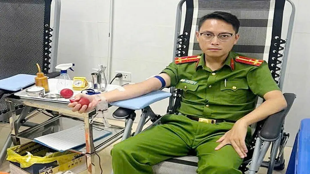 Ba công an hiến máu cứu phạm nhân qua nguy kịch