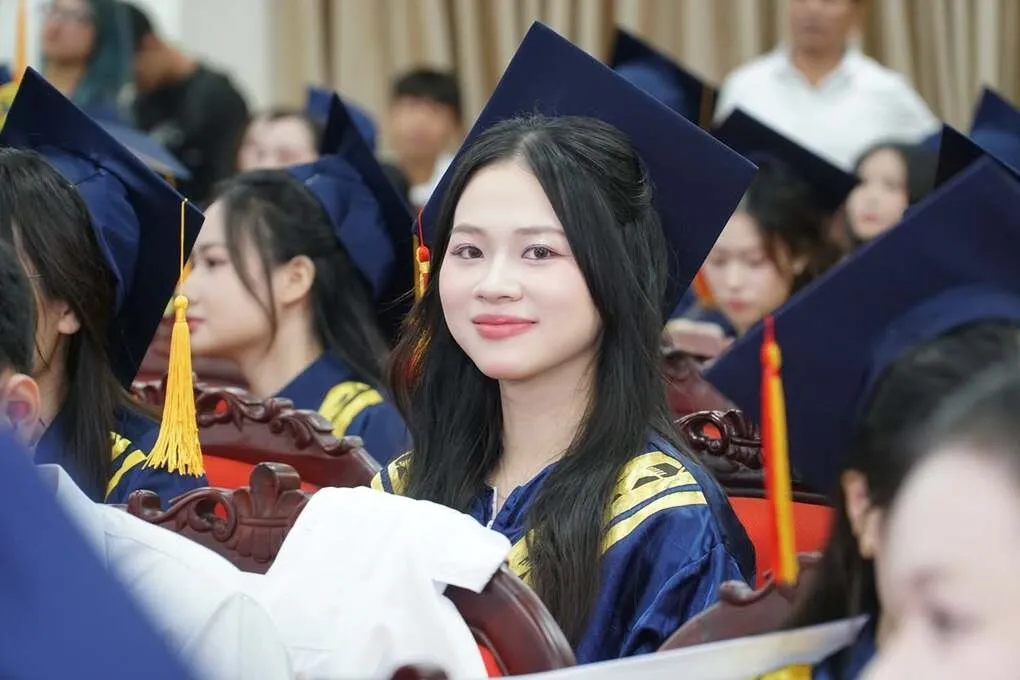Sinh viên Đại học Y Dược Thái Bình trong lễ tốt nghiệp đầu tháng 8. Ảnh: Fanpage trường