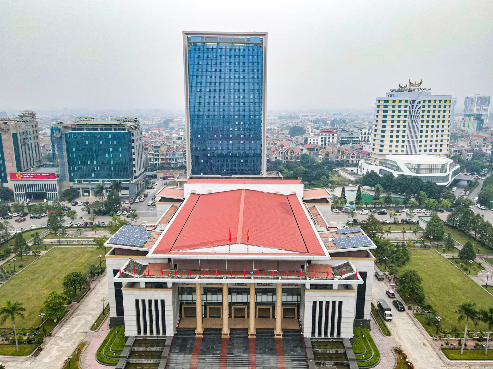 Bắc Ninh trao quyết định đầu tư cho 48 dự án, tổng vốn gần 7 tỉ USD - Ảnh 1.