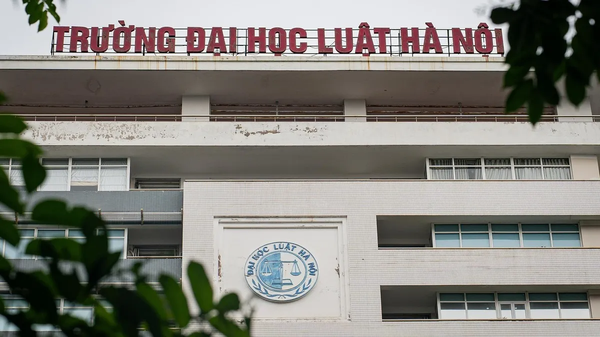 Điểm chuẩn Đại học Luật Hà Nội cao nhất gần 26