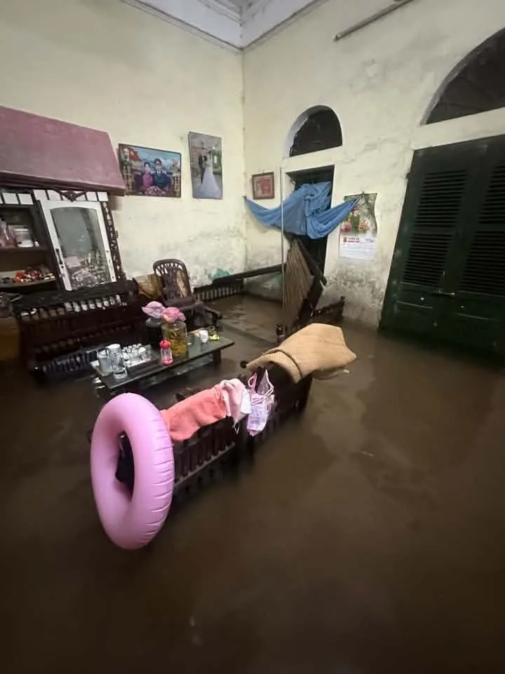 Bão số 4 trút mưa lớn, dân ở Lạng Sơn 'mất ngủ' vì lũ dâng nhanh - Ảnh 6.