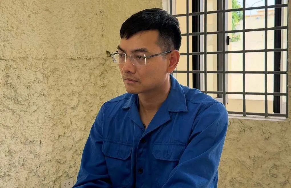 Hồ Văn Khoa tại cơ quan điều tra. Ảnh: Công an cung cấp