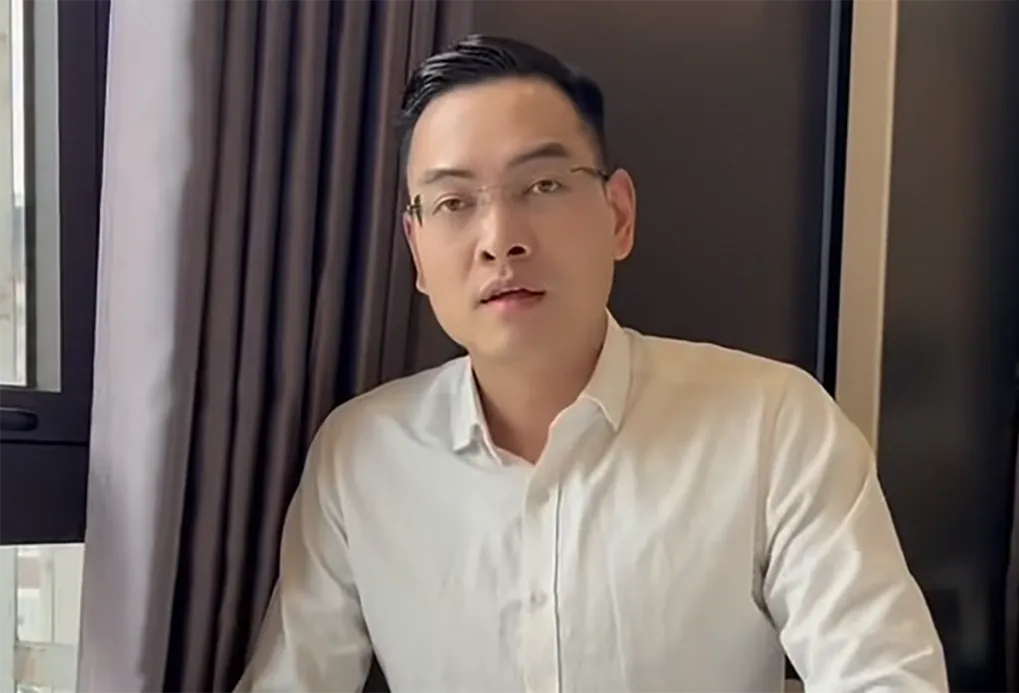 Hồ Văn Khoa trong video sáng nay. Ảnh: Cắt từ video