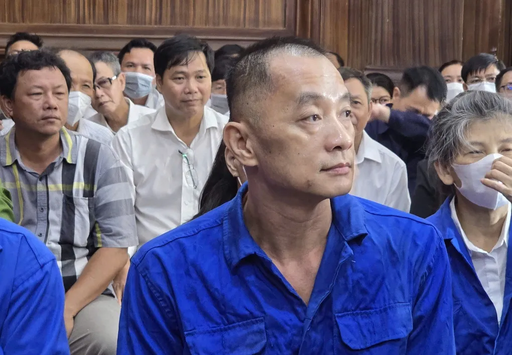 Huang Shang Xia và các bị cáo tại tòa. Ảnh: Bình Nguyên