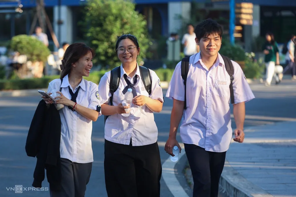 Thí sinh thi đánh giá năng lực Đại học Quốc gia TP HCM tại điểm thi Đại học Công nghệ Kỹ thuật TP HCM, tháng 4/2026. Ảnh: Quỳnh Trần