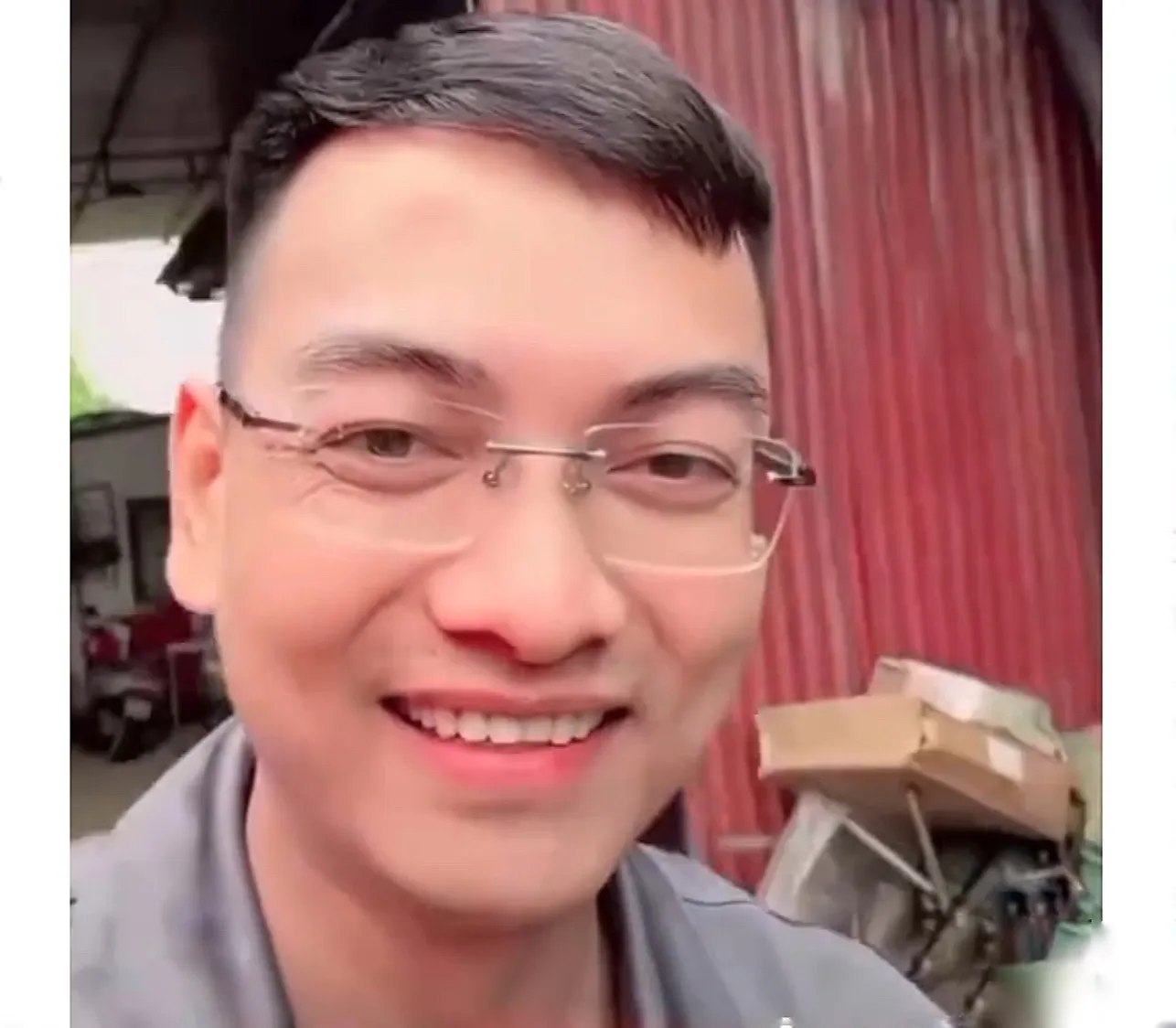 Truy tìm Hồ Văn Khoa - người đi cùng Khánh Sky đến nhà Vua Quạt livestream chửi bới - Ảnh 1.