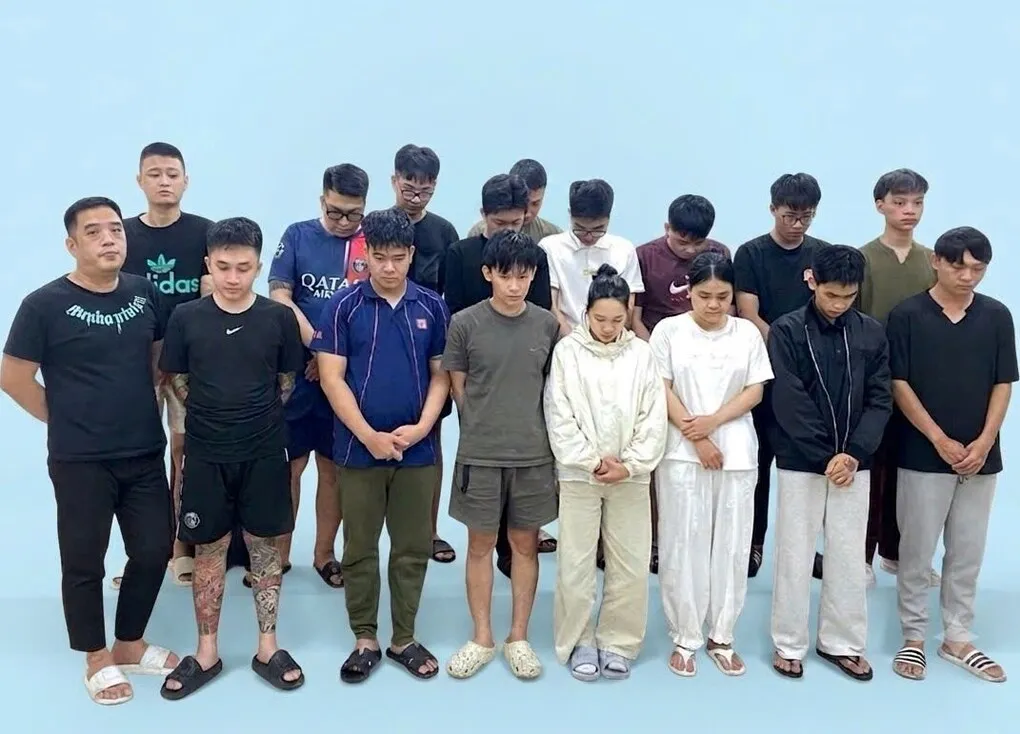 Các bị can trong đường dây rửa tiền bị Công an TP Hải Phòng bắt giữ. Ảnh: Công an cung cấp