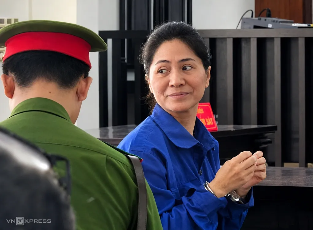 Bà Nguyễn Thị Thu Hà tại phiên tòa sáng 11/8. Ảnh :Danh Lam