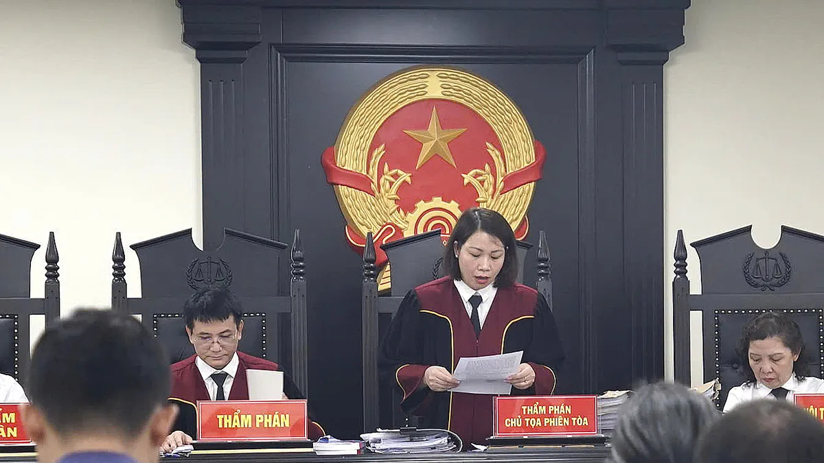 Tòa: Hai cựu cán bộ hải quan nhận hối lộ song giải quyết đúng quy định