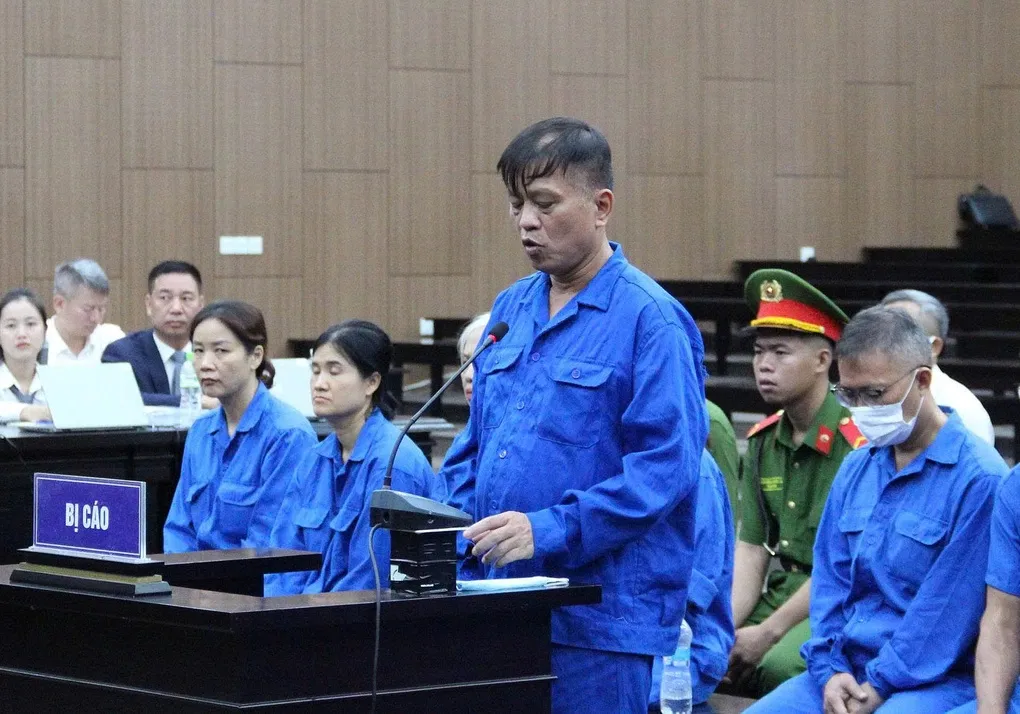 Cựu thứ trưởng Lao động Thương binh và Xã hội Nguyễn Bá Hoan tại tòa. Ảnh: Danh Lam