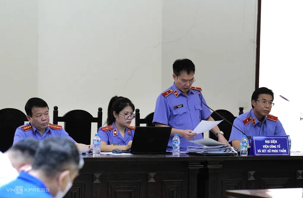 Đại diện Viện công tố và kiểm sát xét xử phúc thẩm tại Hà Nội. Ảnh: Ngọc Thành