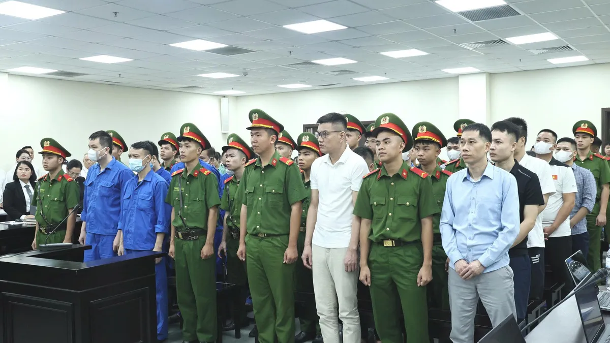Cựu phó phòng hình sự lừa 'chạy án', lấy hơn 3 tỷ đồng của người sản xuất sữa giả