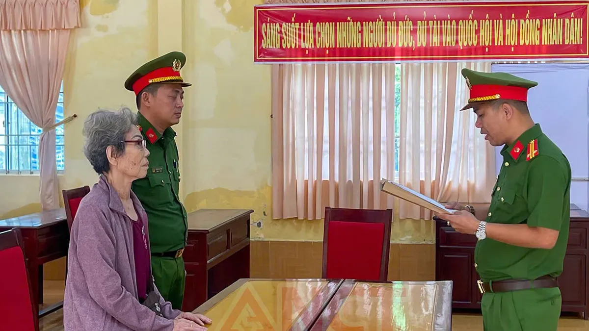 Cụ bà 79 tuổi bị khởi tố vì kê khai giá bán đất giảm 4 lần