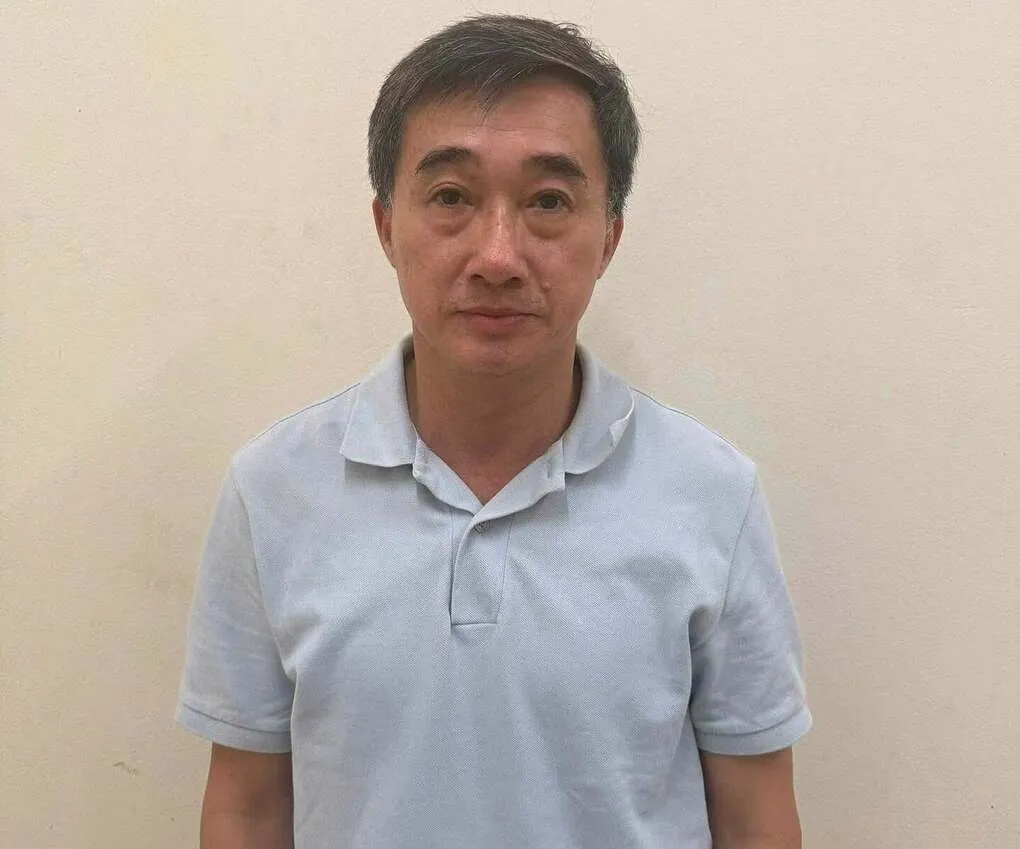 Thứ trưởng Trần Văn Thuấn lúc bị bắt. Ảnh: Bộ Công an