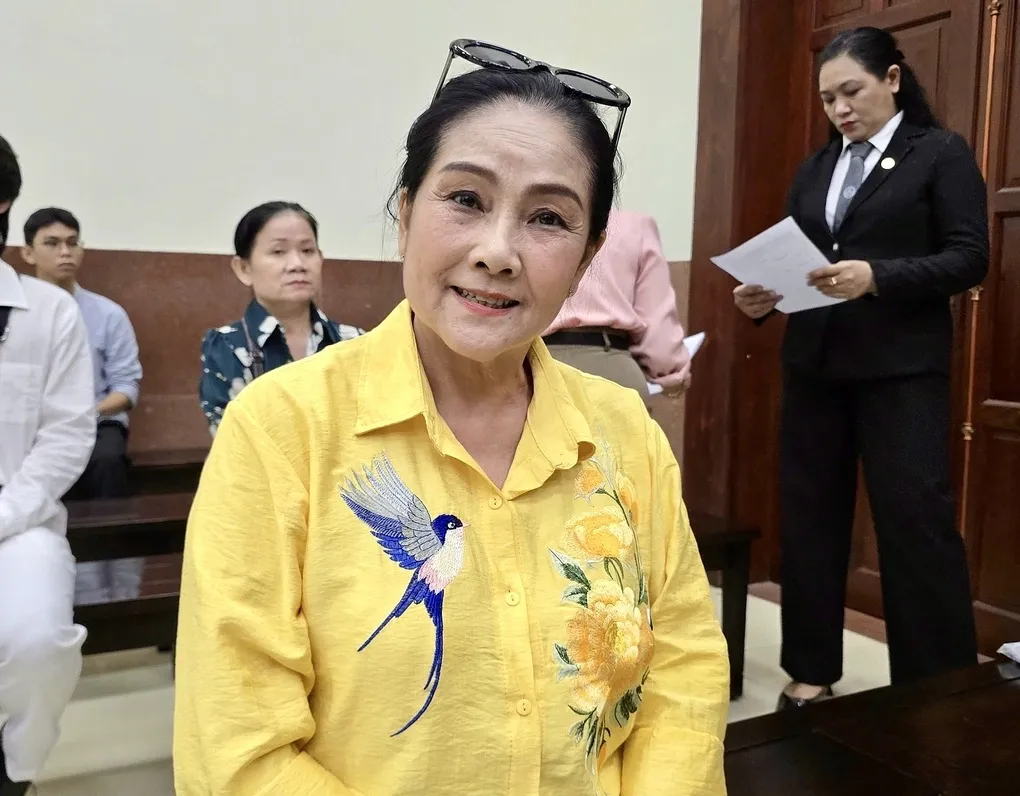 Bà Võ Thị Hồng Nhung tại tòa hôm nay. Ảnh: Bình Nguyên
