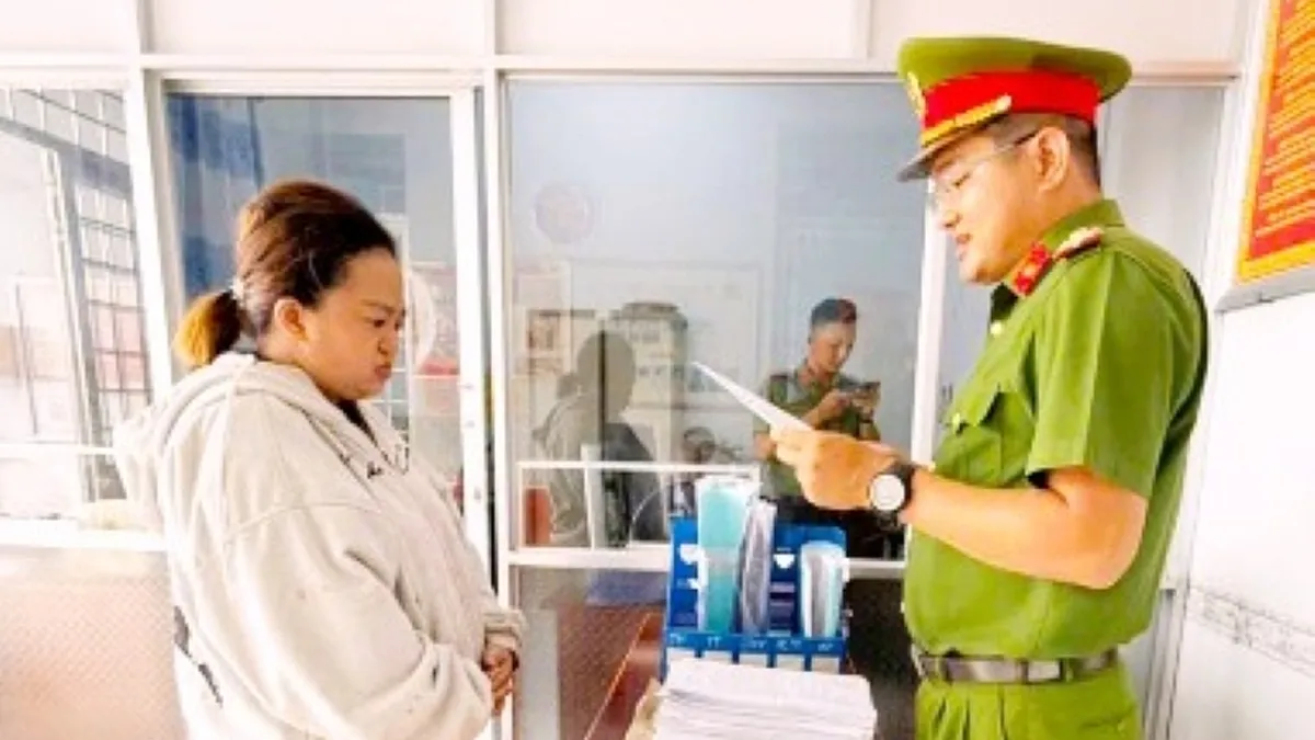 Dùng ​​​​​​AI tạo tin nhắn giả của ngân hàng, lừa hơn 400 triệu đồng