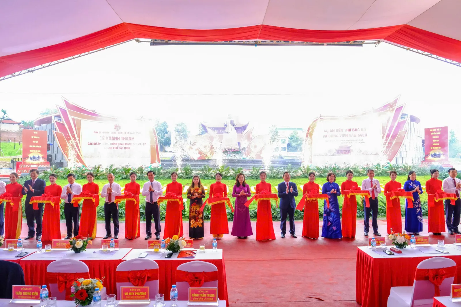 Khánh thành Đền thờ Bác Hồ, khởi công khu đô thị 41.000 tỉ đồng - Ảnh 1.