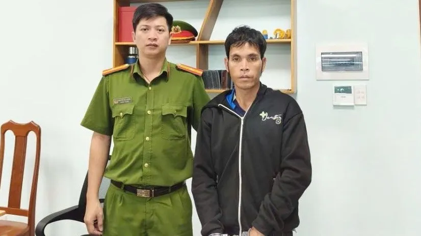 Nghịch tử đốt cha vì 'nhà cửa bừa bộn'