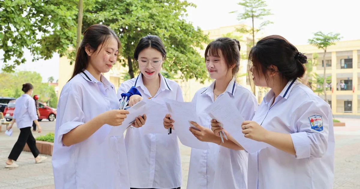 Thí sinh đánh giá đề thi Toán tốt nghiệp 2026 không quá khó