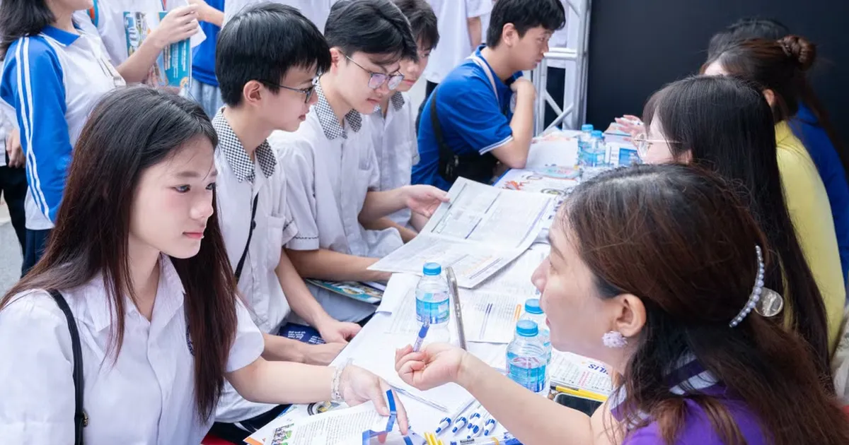 TUYỂN SINH ĐẠI HỌC: Hơn 874.000 thí sinh đăng ký với 7,18 triệu nguyện vọng