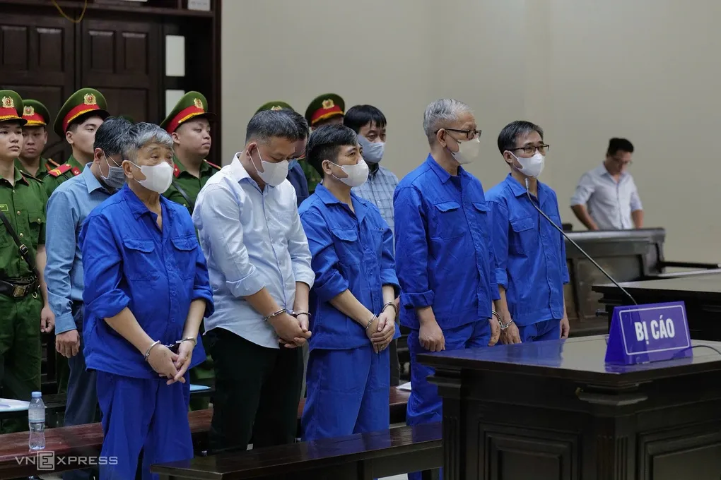 9 bị cáo tại phiên phúc thẩm ngày 25/9. Ảnh: Ngọc Thành