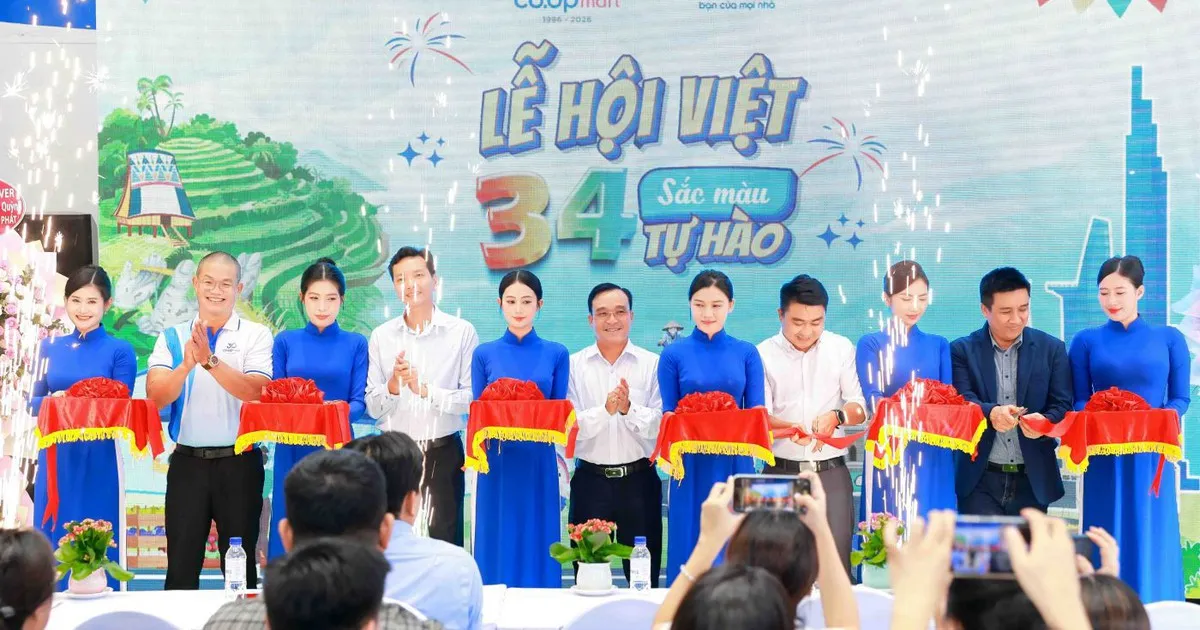 Saigon Co.op mở "Lễ hội Việt - 34 sắc màu tự hào"