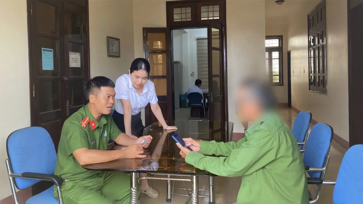 Ông lão suýt mất toàn bộ tiền tiết kiệm 150 triệu đồng sau cuộc gọi lừa đảo