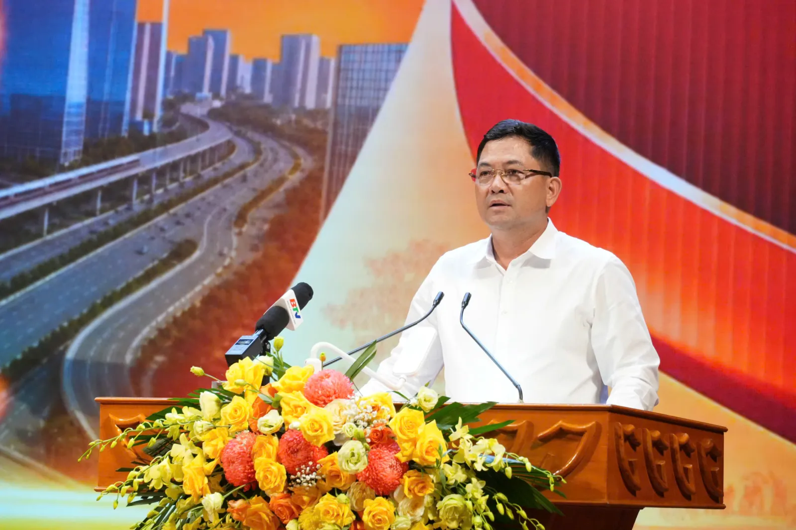 Thiếu hàng trăm ngàn sách giáo khoa, Bí thư Thành ủy Bắc Ninh chỉ đạo 'nóng' - Ảnh 2.
