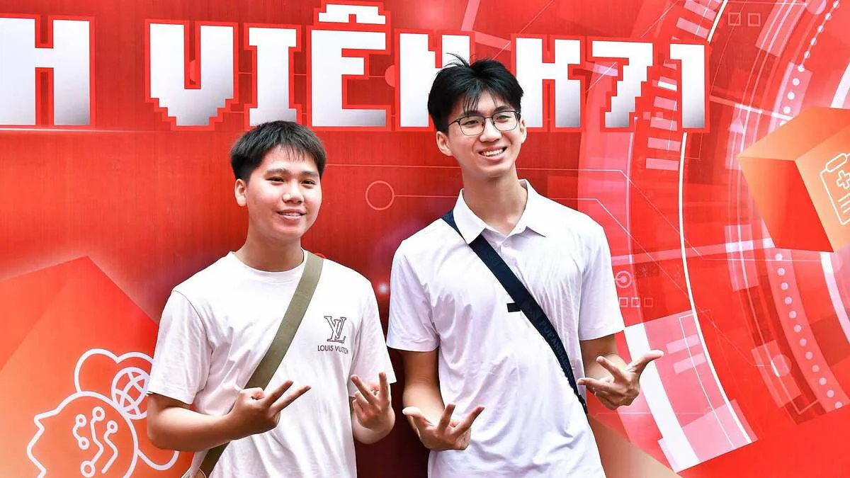 Loạt thí sinh đỗ Bách khoa Hà Nội có huy chương quốc tế, SAT 1600/1600