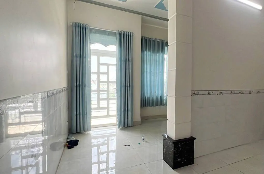Khu vực ban công nhà anh Nguyễn Viết Quang - nơi Nguyễn Đức Anh đột nhập. Ảnh: Phạm Hải