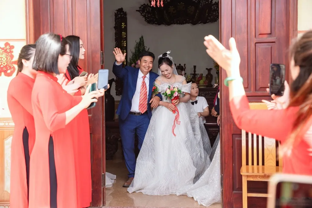 Đám cưới đặc biệt của bố mẹ U100 và 6 người con ở Bắc Ninh - 2