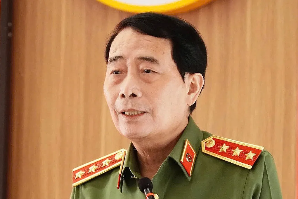 Thượng tướng Lê Quốc Hùng, Ủy viên Trung ương Đảng, Thứ trưởng Công an, trả lời ý kiến cử tri TP HCM, sáng 28/9. Ảnh: An Phương