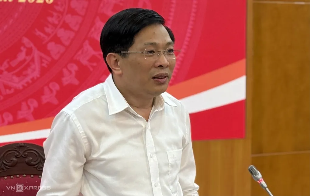 Ông Đặng Văn Dũng, Phó trưởng ban Nội chính Trung ương, thông báo kết quả phiên họp Thường trực Ban Chỉ đạo Trung ương về phòng chống tham nhũng, lãng phí, tiêu cực, chiều 17/9. Ảnh: Viết Tuân
