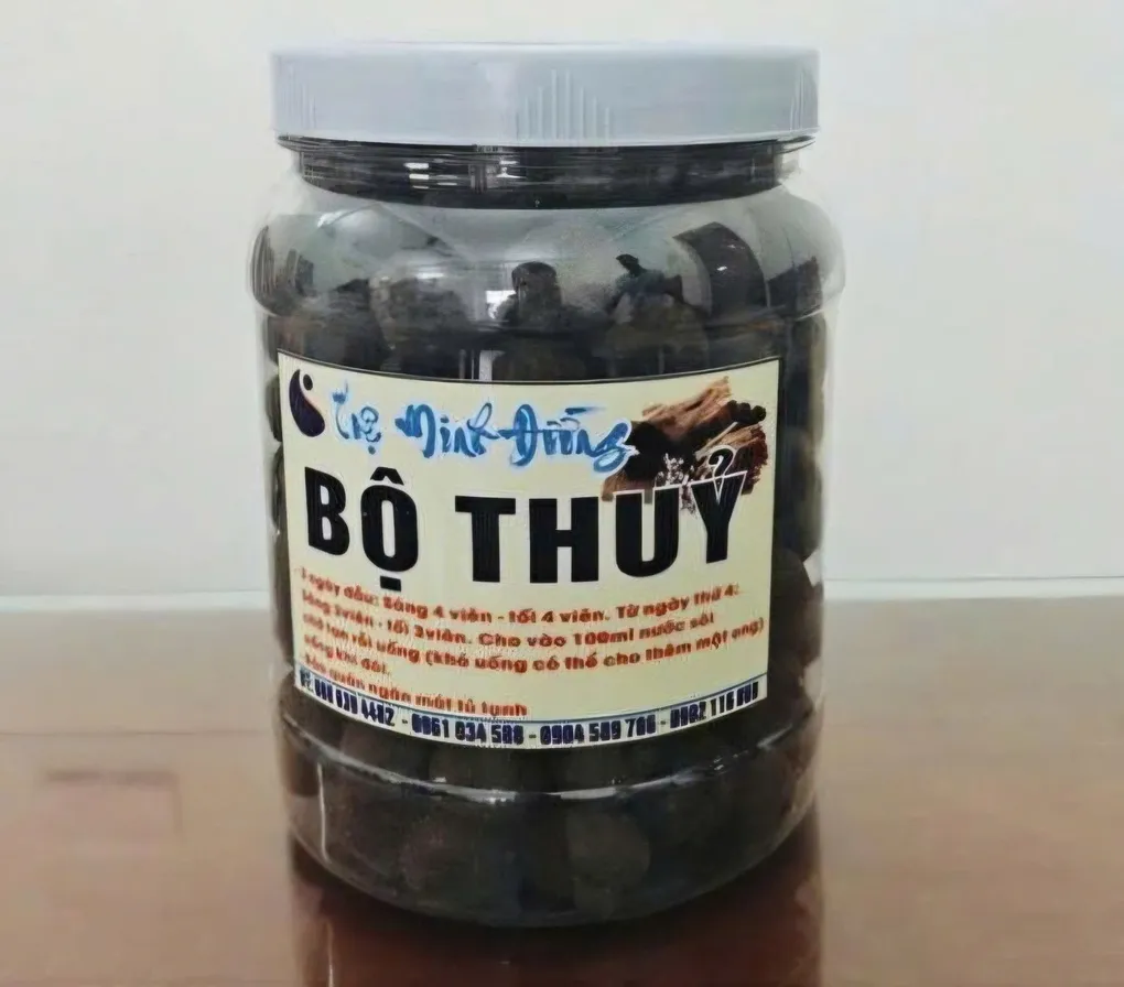 Một trong số thuốc chữa bệnh được ông Nghĩa quảng cáo, bán cho khách hàng. Ảnh: Công an cung cấp