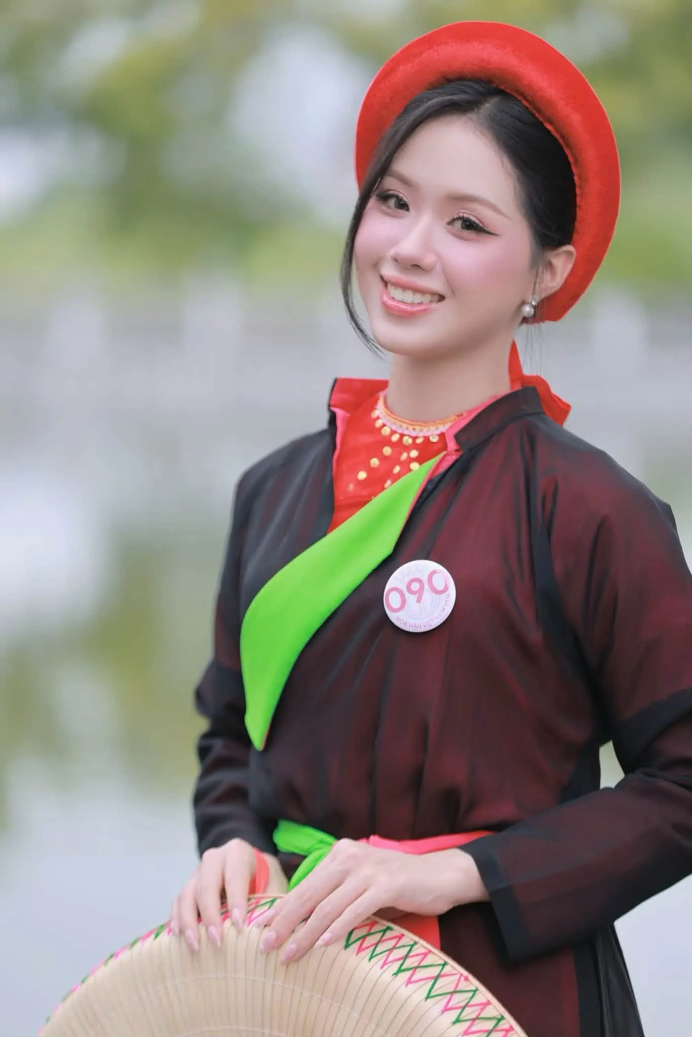 53 người đẹp Hoa hậu Việt Nam 2026 học hát quan họ, têm trầu cánh phượng - Ảnh 11.