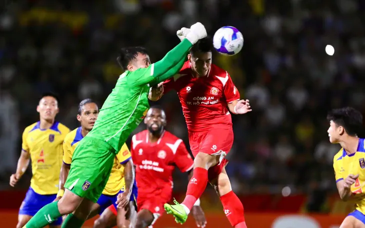 Ngoại binh lập hat-trick, CLB Bắc Ninh khởi đầu thuận lợi ở Cúp quốc gia - Ảnh 2.