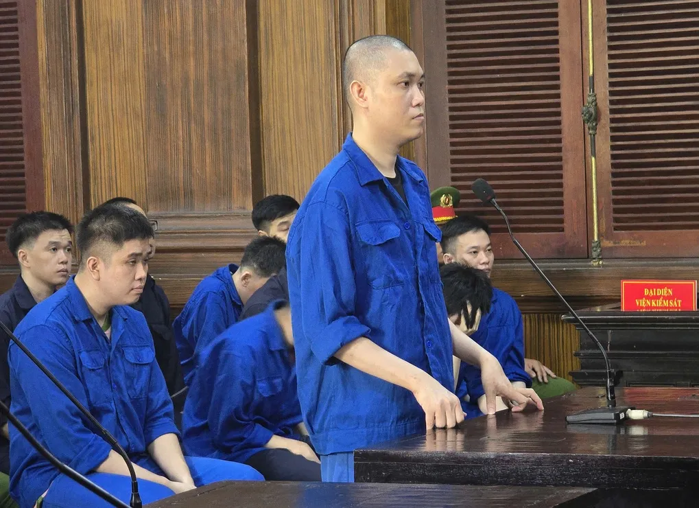 Các bị cáo tại phiên tòa hôm nay. Ảnh: Bình Nguyên
