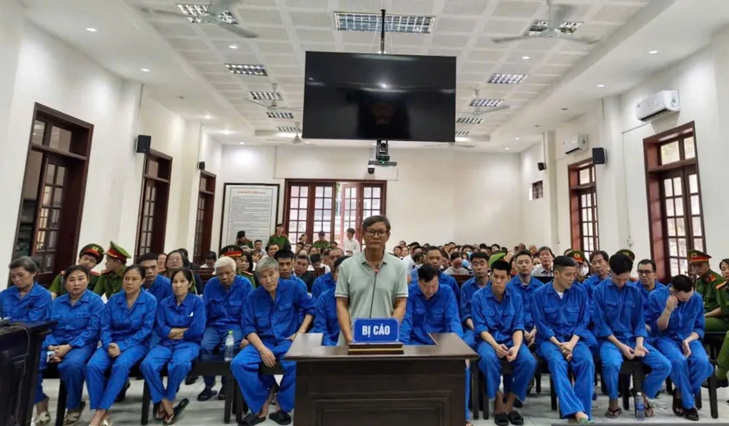 Các bị cáo tại phiên tòa ngày 8/9. Ảnh: Thái Hà