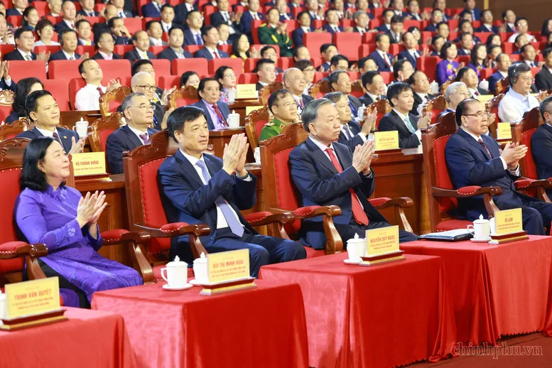 Tổng Bí thư, Chủ tịch nước Tô Lâm: Xây dựng Bắc Ninh trở thành đô thị hiện đại nhưng vẫn đậm đà hồn cốt văn hóa Kinh Bắc- Ảnh 1.