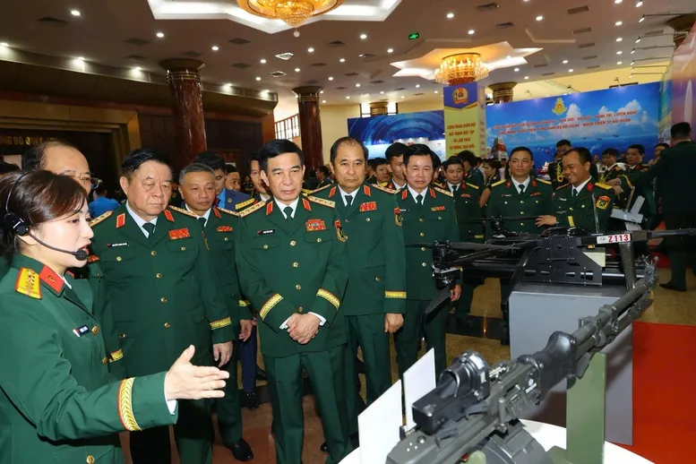 Đại tướng Phan Văn Giang dự Lễ trao Giải thưởng Lao động sáng tạo trong Công đoàn Quân đội lần thứ I- Ảnh 3.