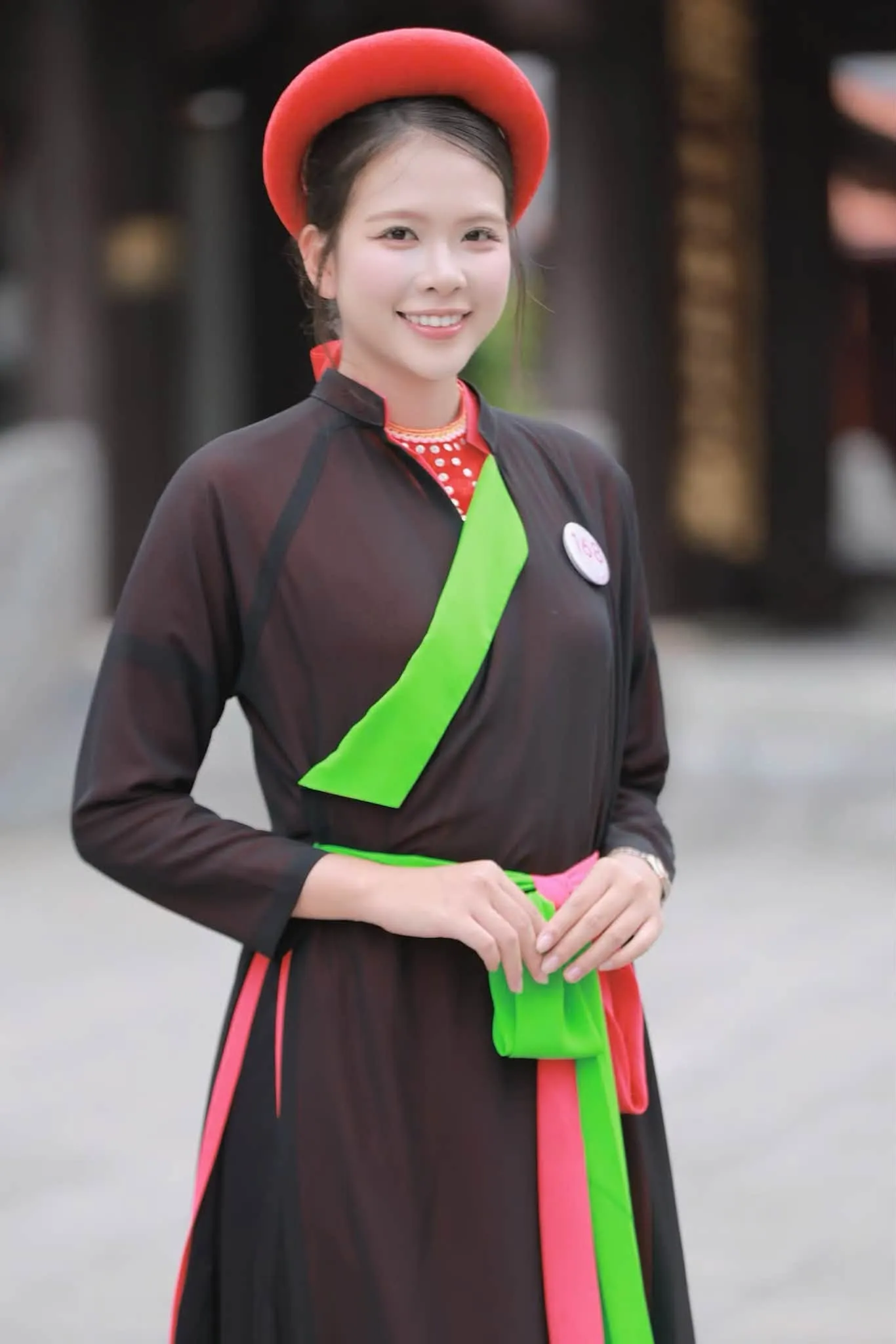 53 người đẹp Hoa hậu Việt Nam 2026 học hát quan họ, têm trầu cánh phượng - Ảnh 10.