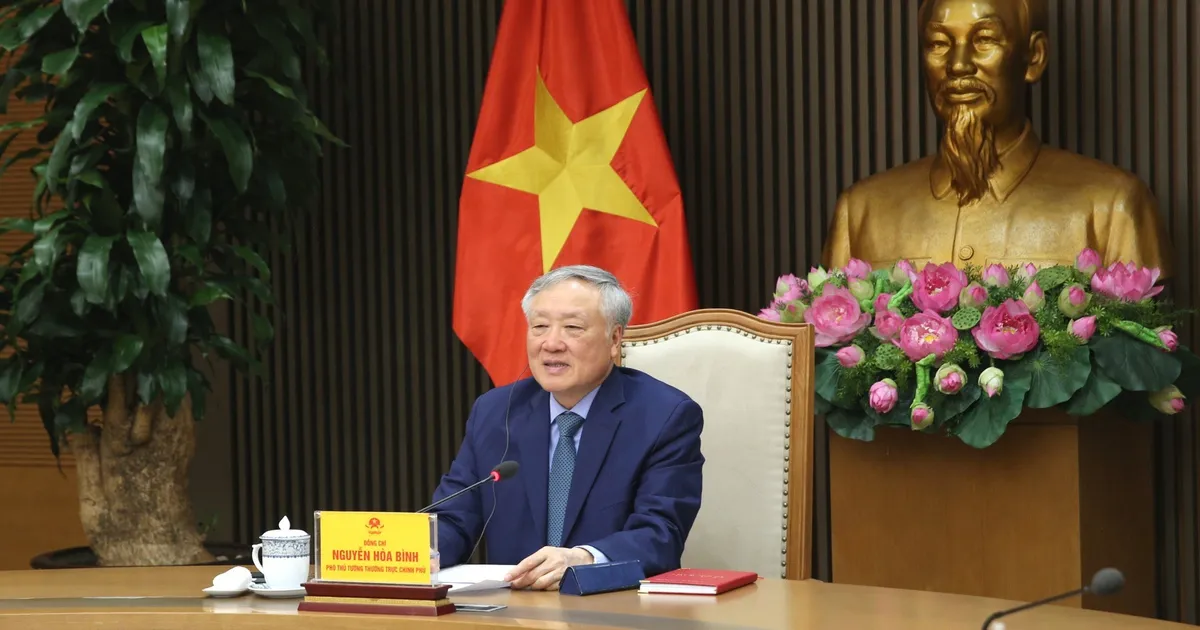 Phó Thủ tướng Thường trực Nguyễn Hòa Bình điện đàm với nguyên Phó Thủ tướng Singapore Vương Thụy Kiệt