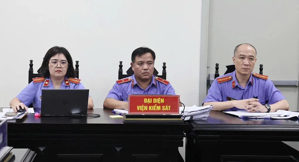 Đại diện VKSND Hà Nội tại tòa. Ảnh: Danh Lam