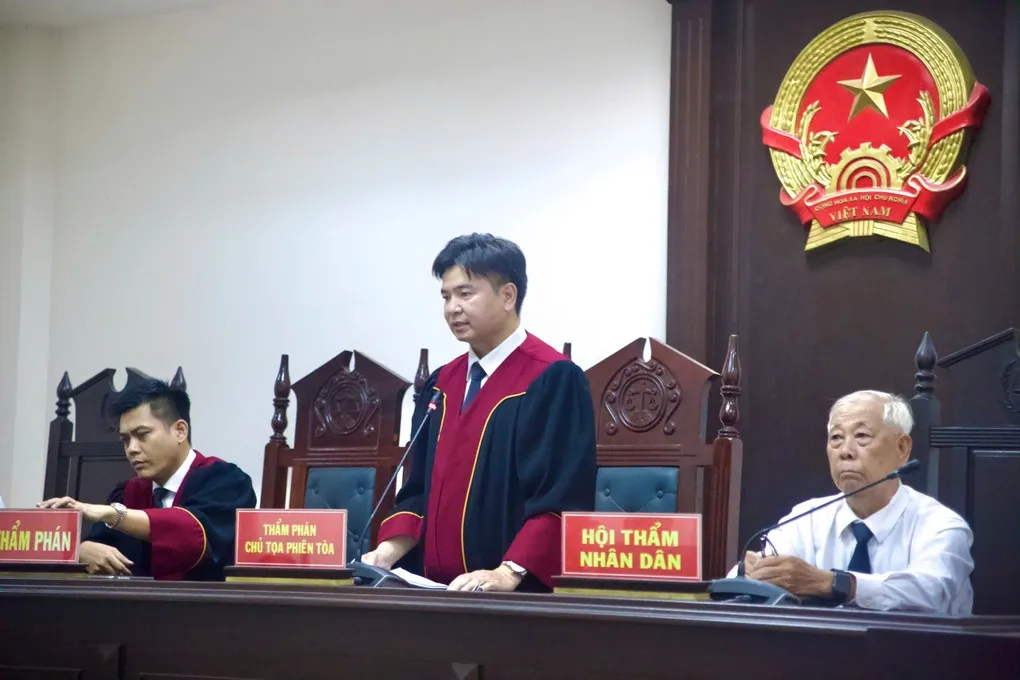 HĐXX tuyên án các bị cáo tại phiên tòa ngày 18/9. Ảnh: Phạm Hải