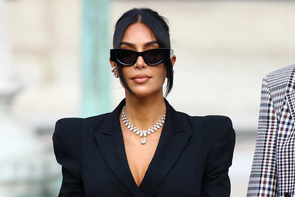 Kim Kardashian gây chú ý khi ra tòa làm chứng năm 2025. Ảnh: Reuters