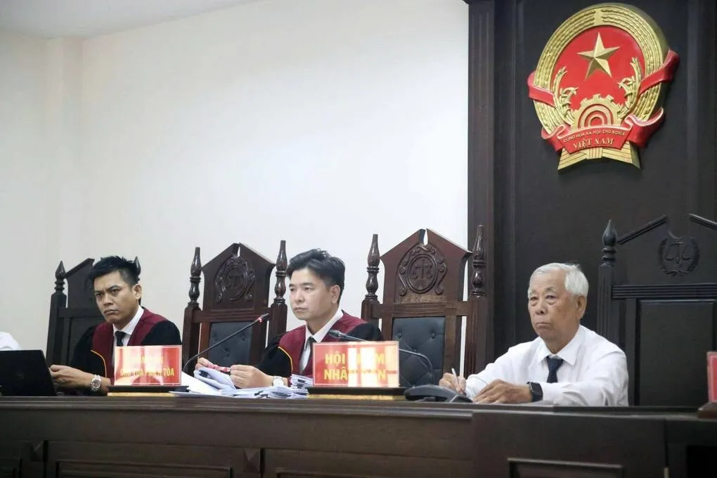 HĐXX ngày 14/9. Ảnh: Phạm Hải