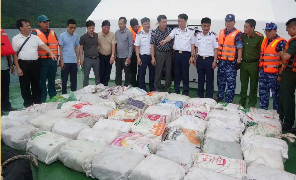 1,16 tấn ketamin bị thu giữ trên biển. Ảnh: Công an cung cấp