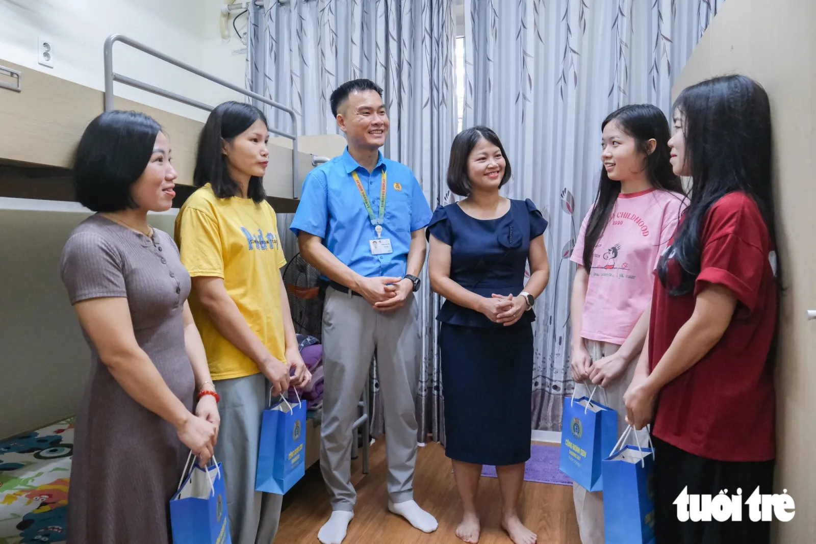 Lương thưởng tăng, doanh nghiệp vẫn 'đỏ mắt' tìm lao động - Ảnh 3.