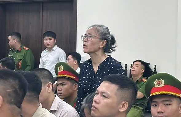 Bà Dinh tại tòa. Ảnh: Danh Lam